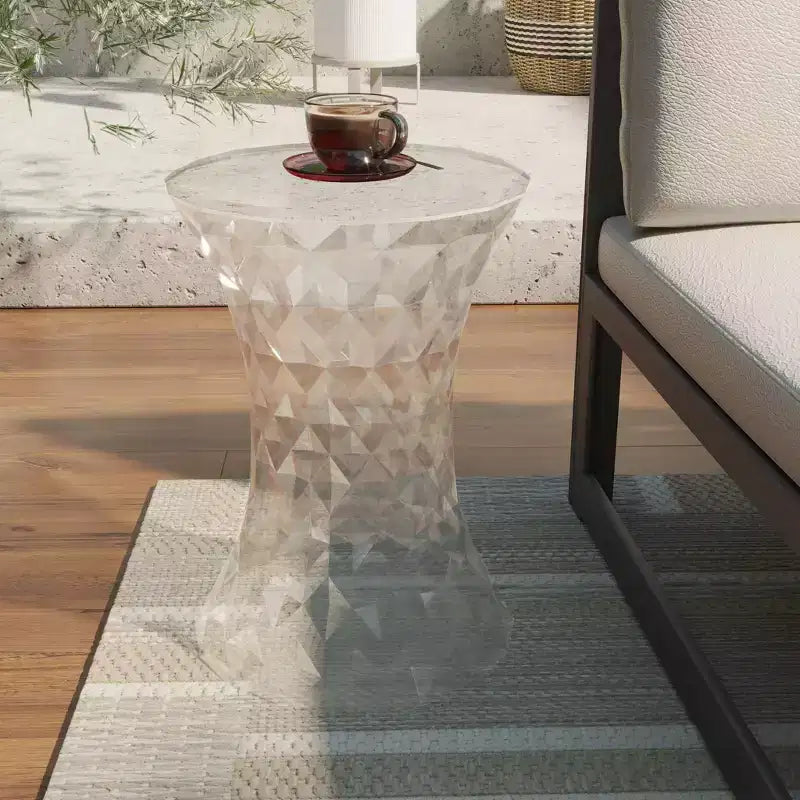 LeisureMod Clio Hourglass Faceted Accent Table - Red Gem-Cut Side Table